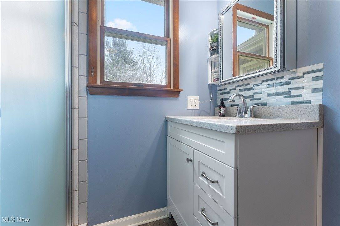 26 Deeringwood Drive, New Middletown, OH 44442