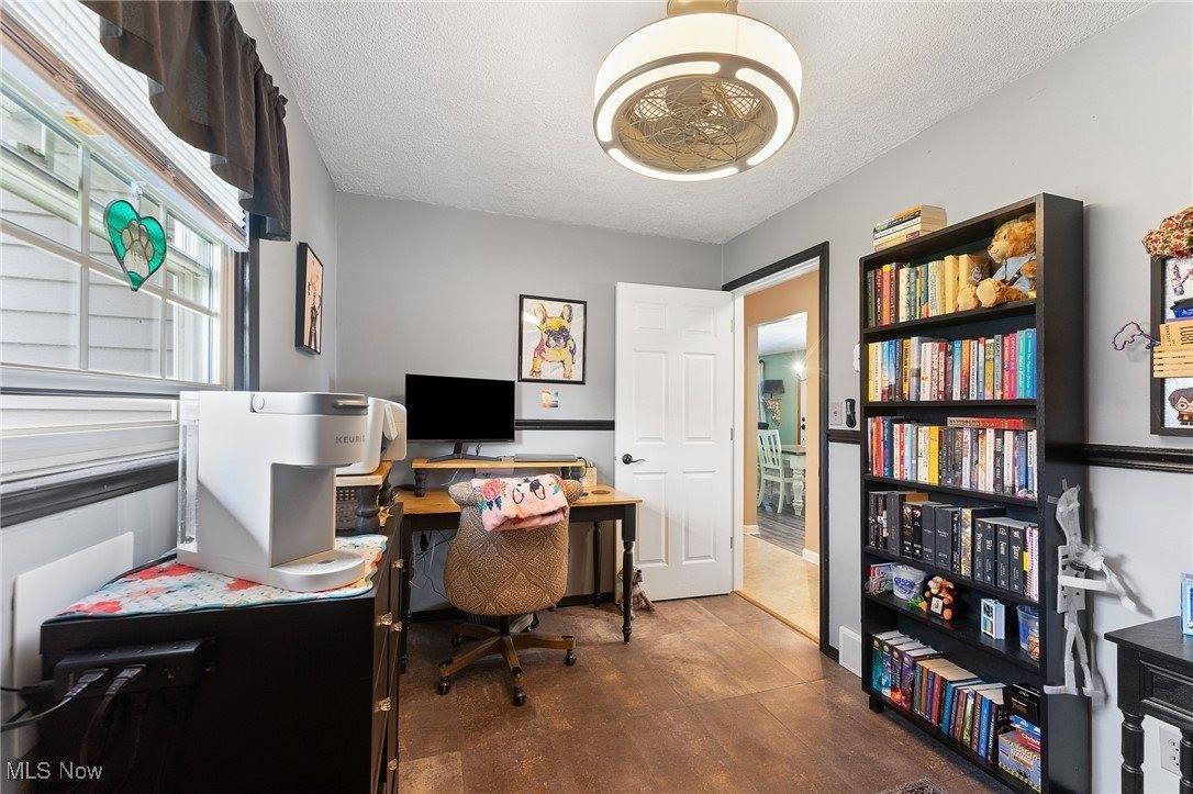 26 Deeringwood Drive, New Middletown, OH 44442