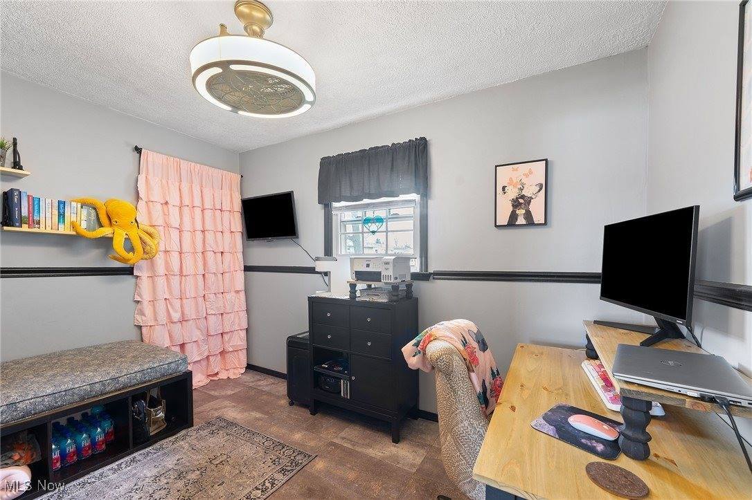 26 Deeringwood Drive, New Middletown, OH 44442