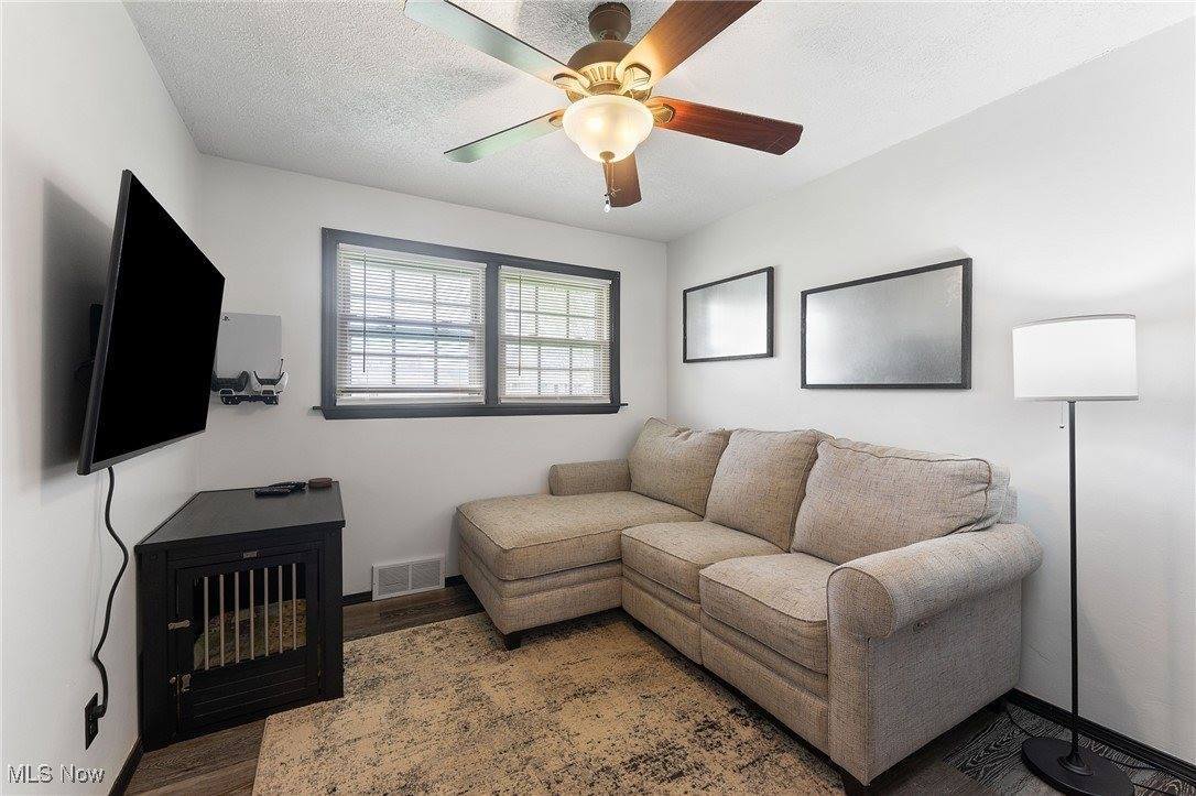 26 Deeringwood Drive, New Middletown, OH 44442