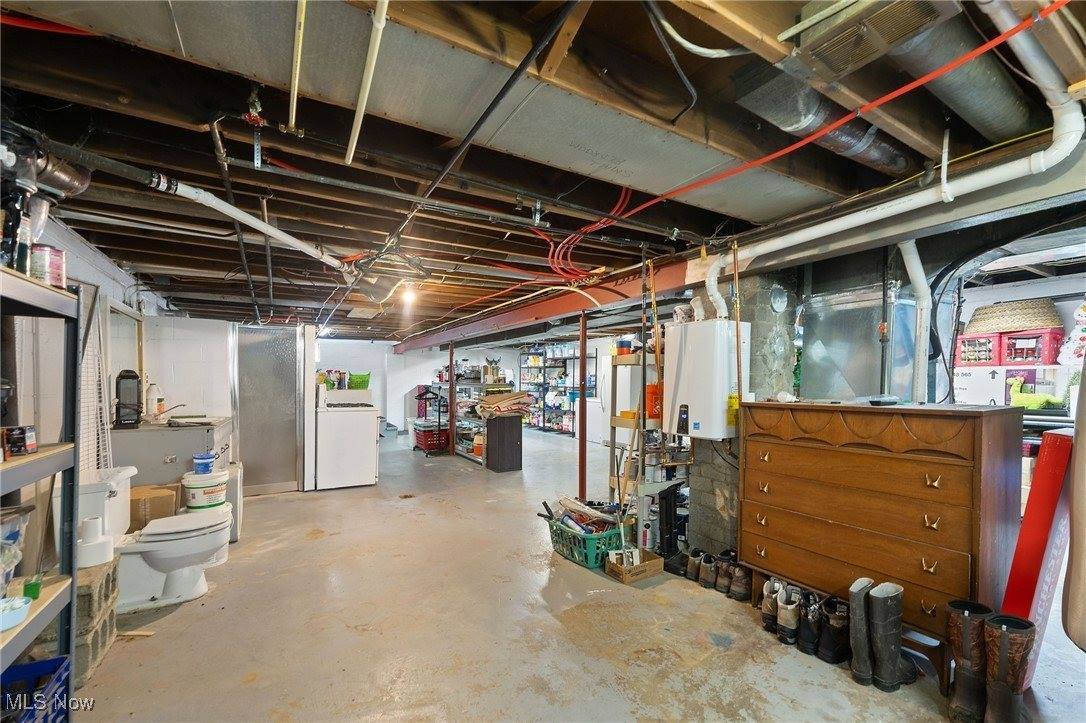 26 Deeringwood Drive, New Middletown, OH 44442