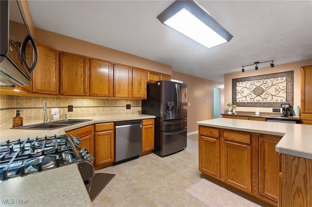 26 Deeringwood Drive, New Middletown, OH 44442