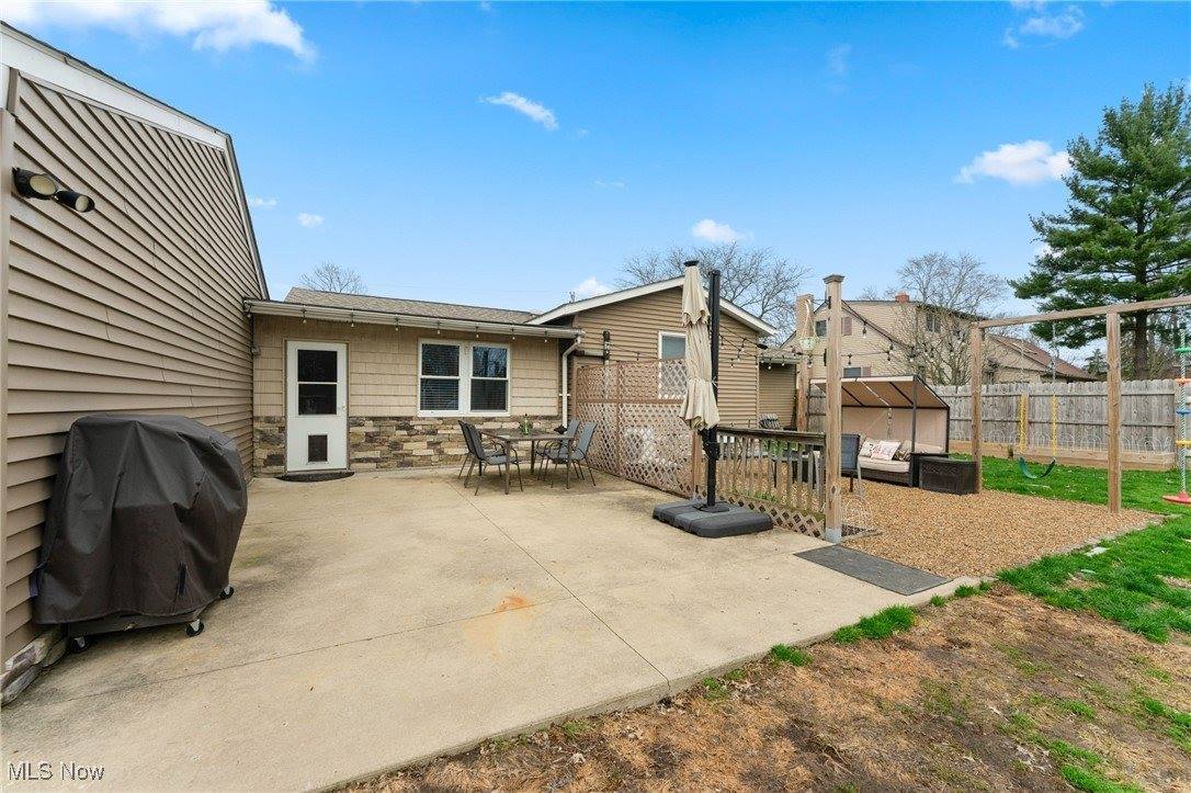 26 Deeringwood Drive, New Middletown, OH 44442