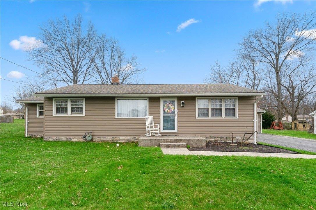 26 Deeringwood Drive, New Middletown, OH 44442