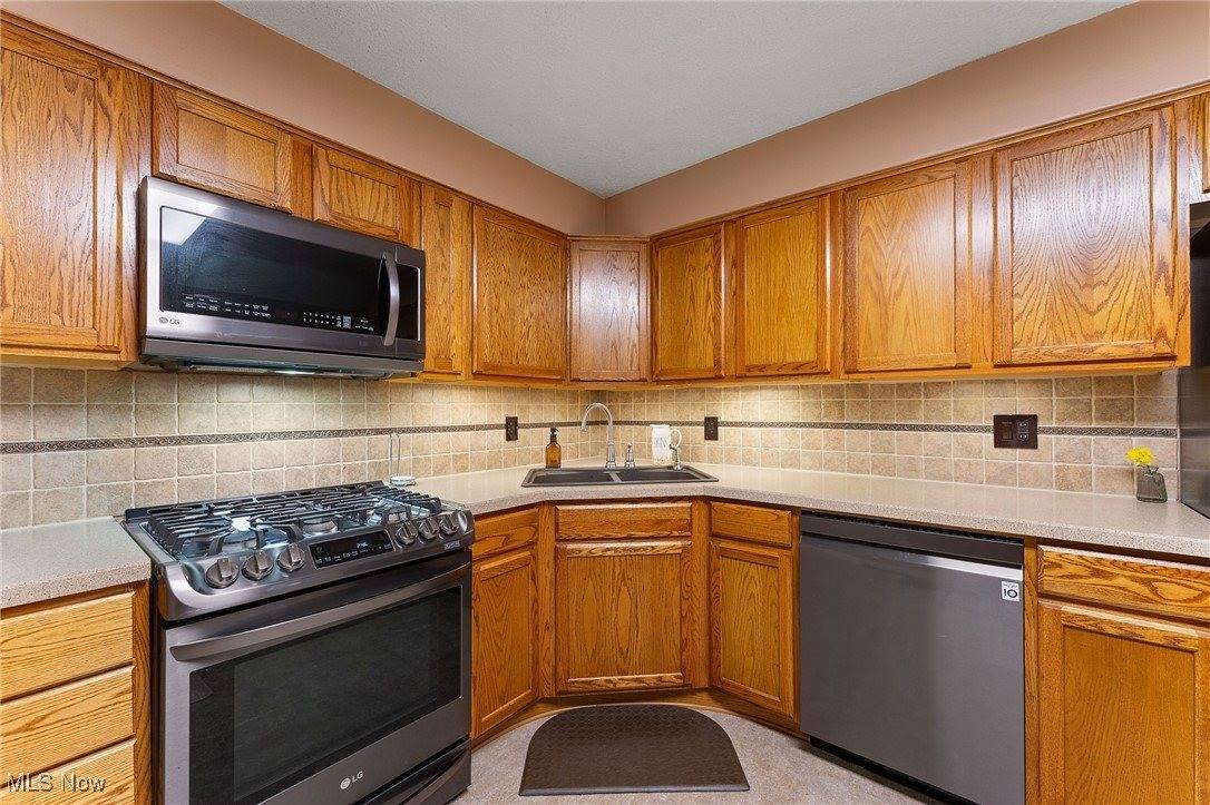 26 Deeringwood Drive, New Middletown, OH 44442