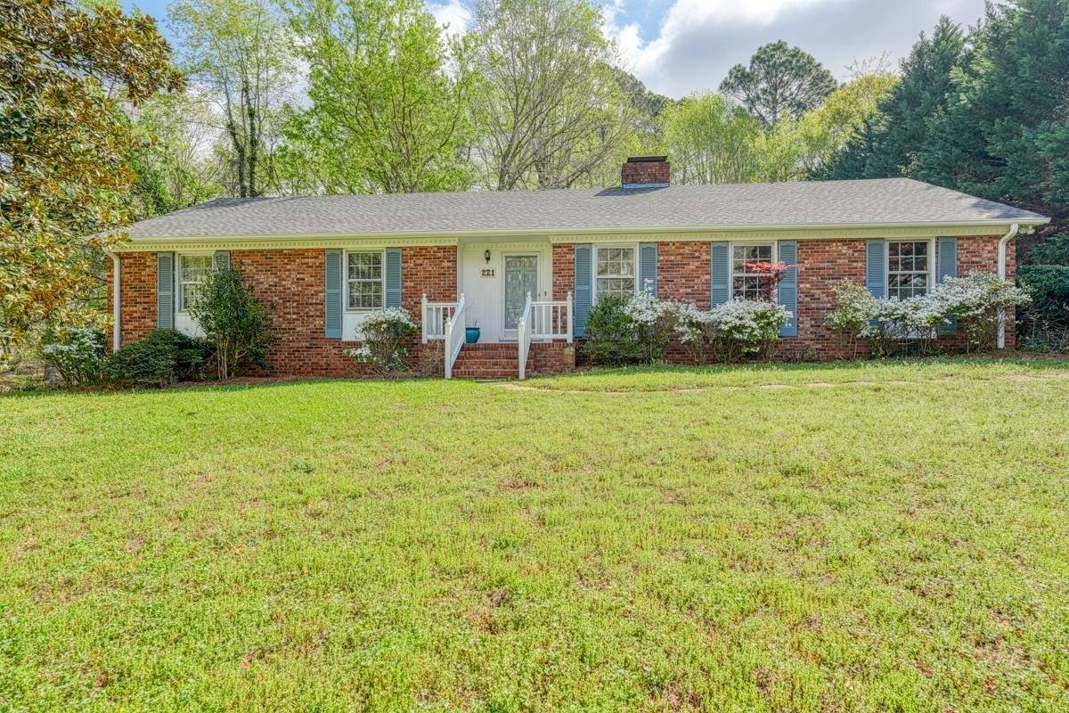 221 Lakewood, Spartanburg, SC 29302