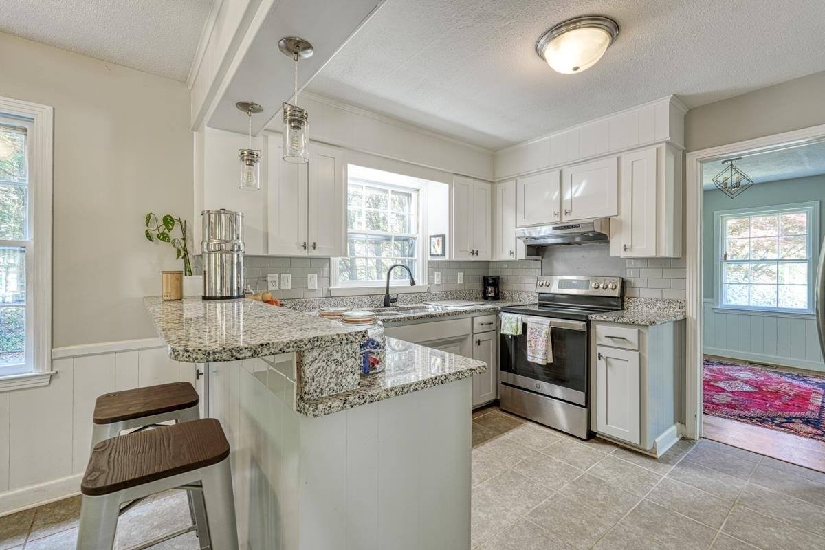 221 Lakewood, Spartanburg, SC 29302