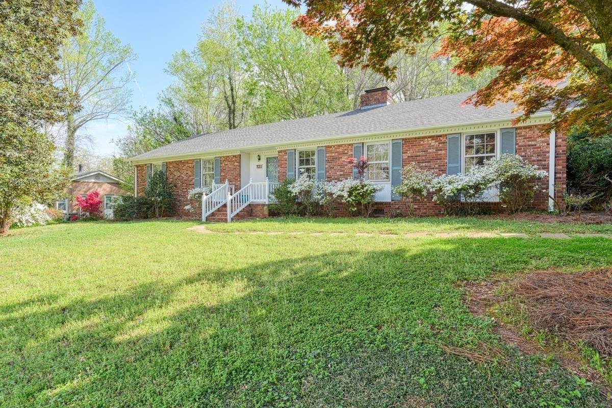221 Lakewood, Spartanburg, SC 29302