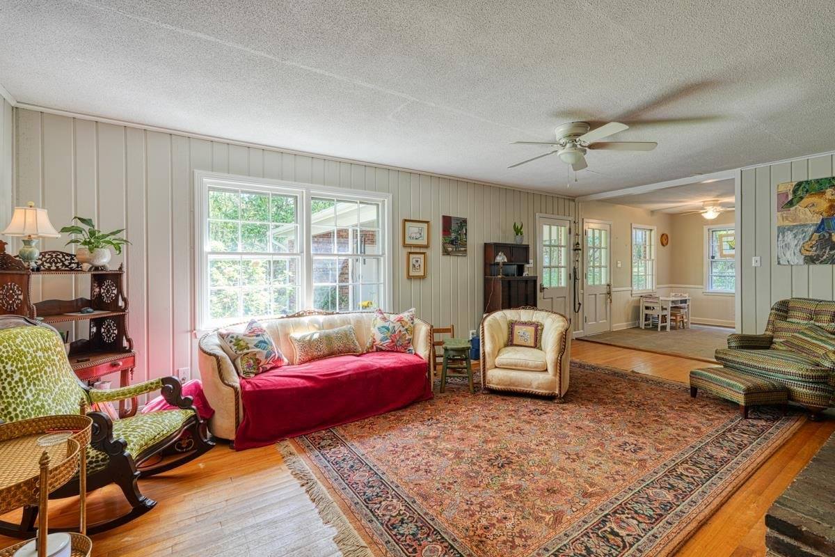 221 Lakewood, Spartanburg, SC 29302