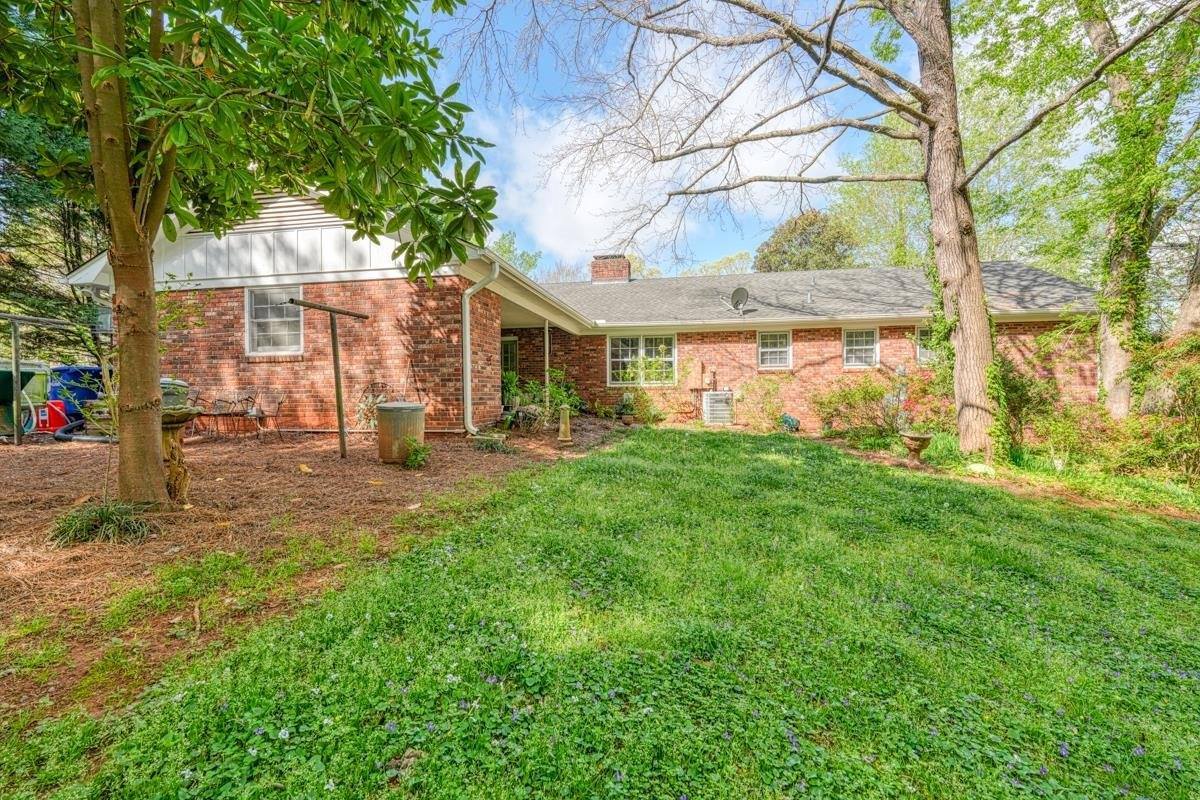 221 Lakewood, Spartanburg, SC 29302