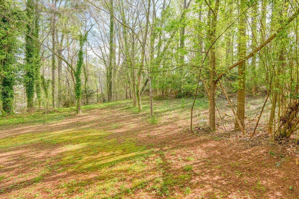 221 Lakewood, Spartanburg, SC 29302