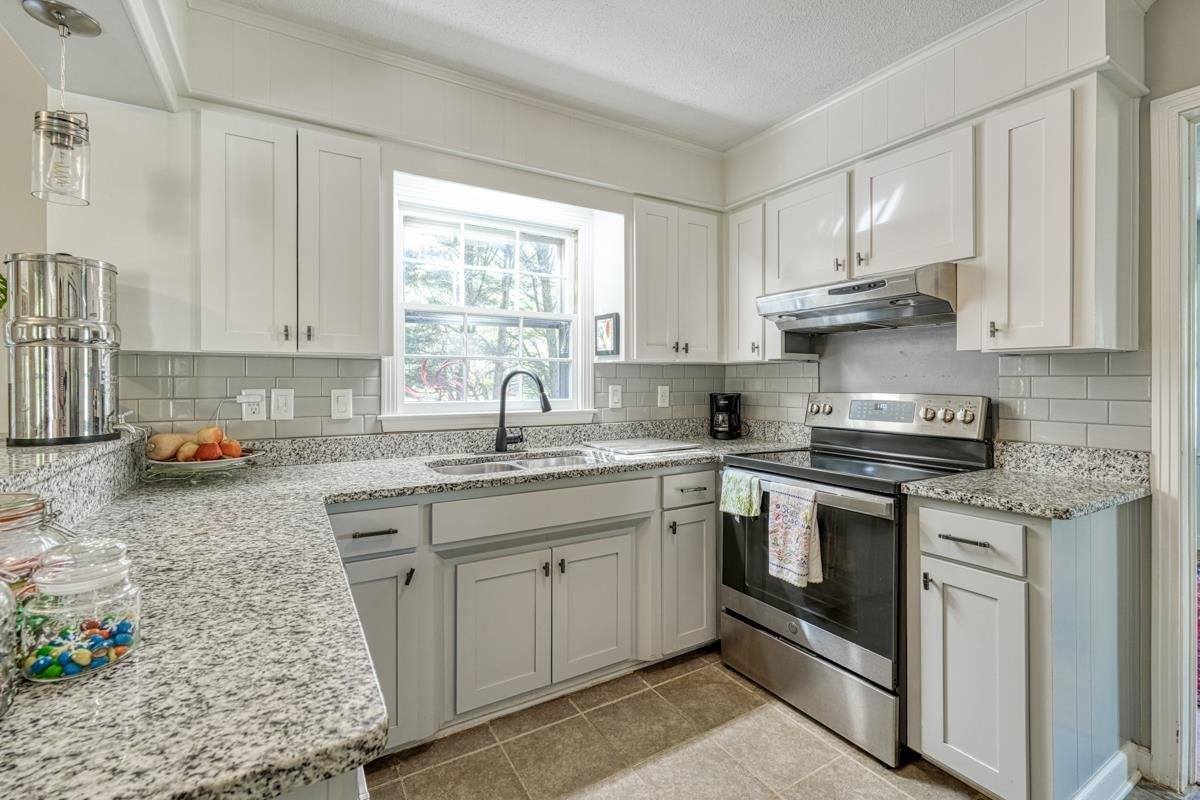 221 Lakewood, Spartanburg, SC 29302