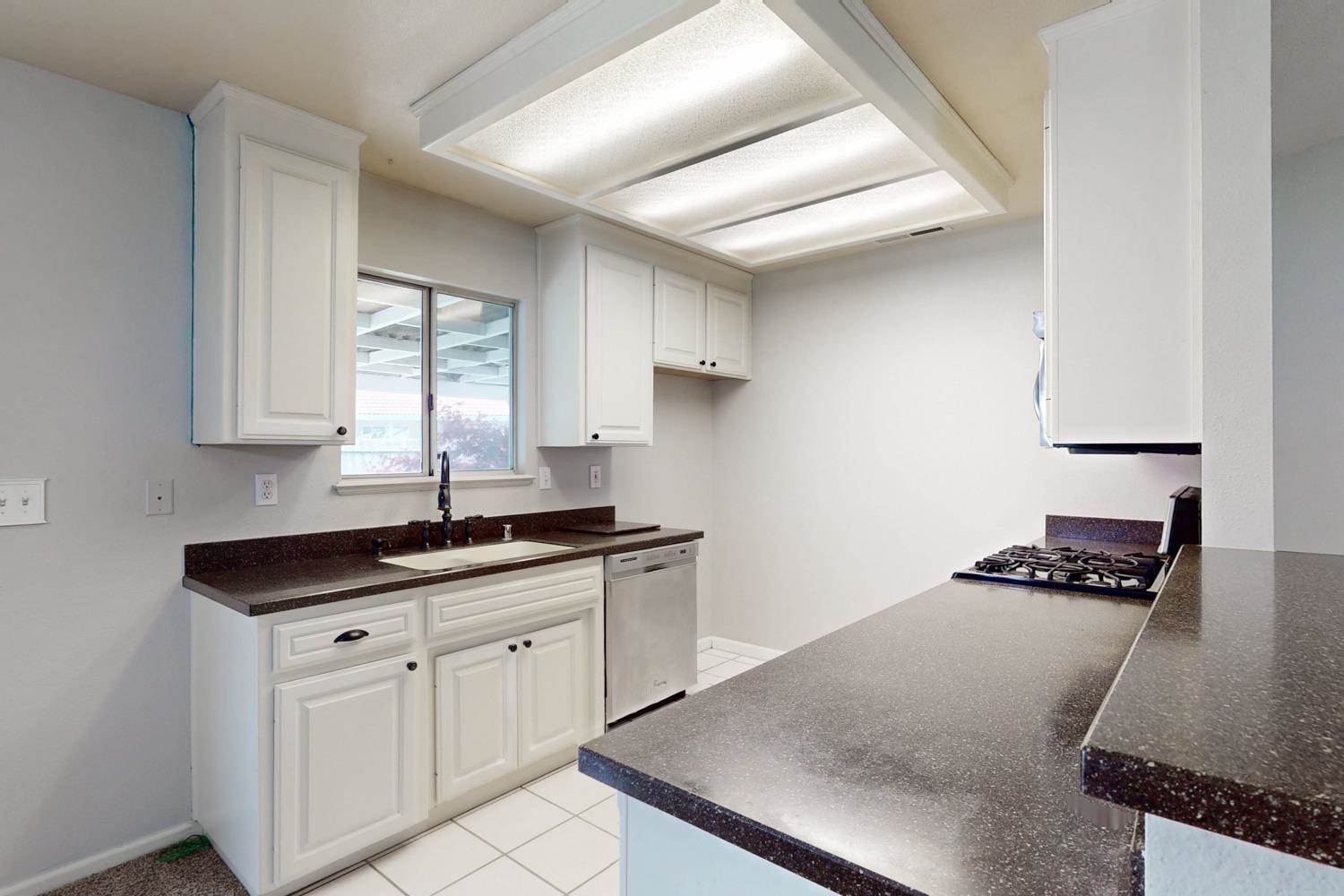 1748 Harbor Town Drive, Yuba City, CA 95993