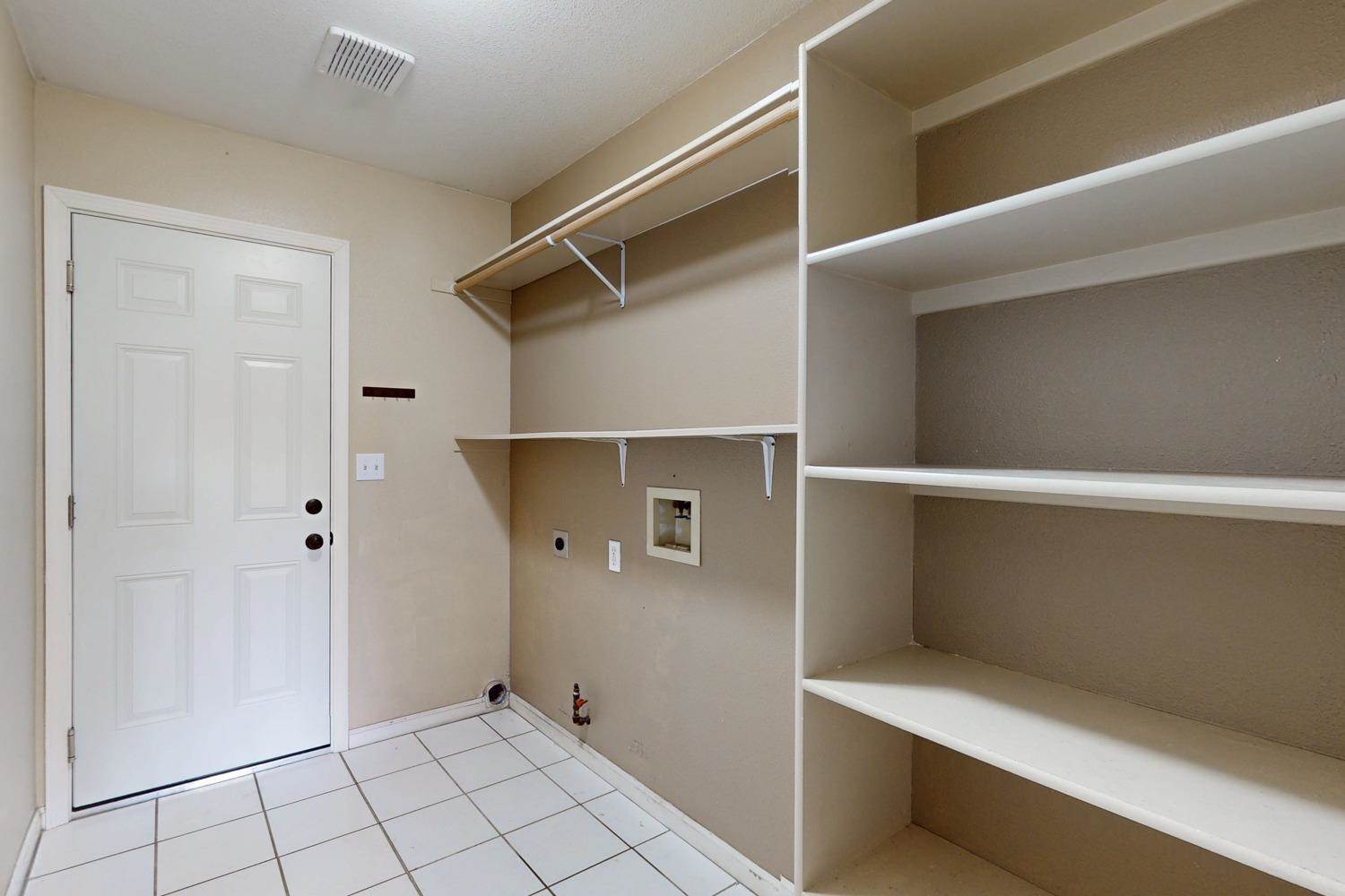 1748 Harbor Town Drive, Yuba City, CA 95993