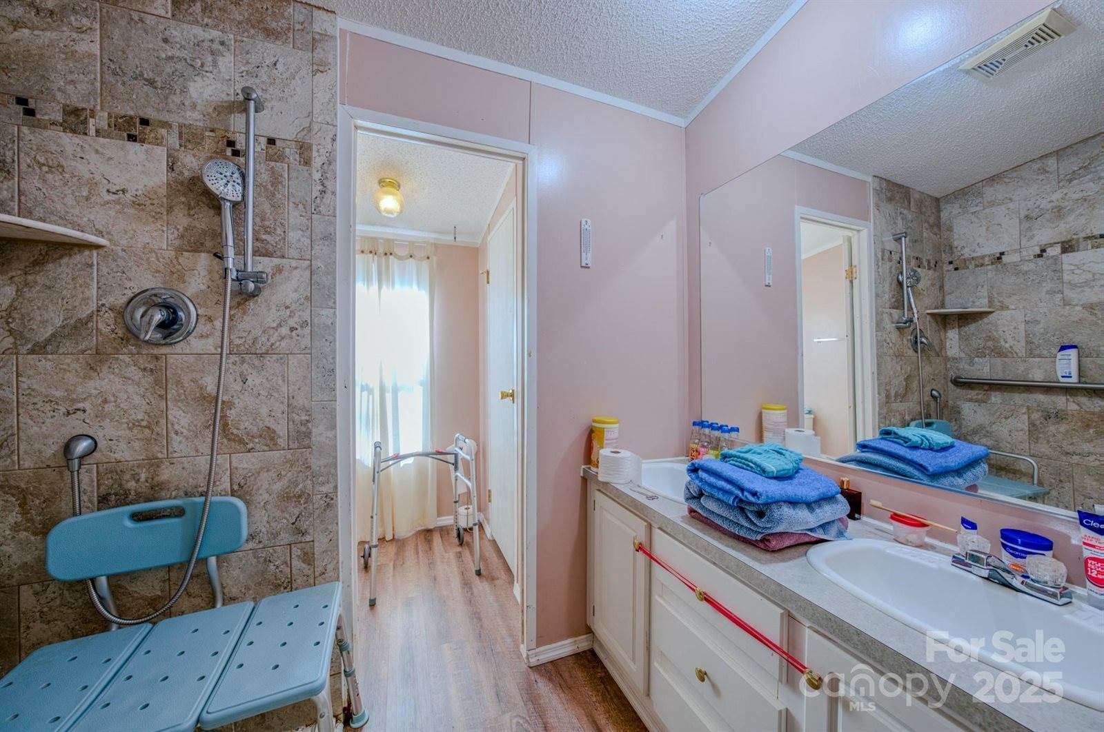 5 Anthony Court, Swannanoa, NC 28778