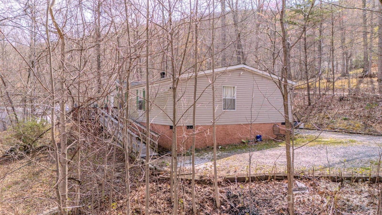 5 Anthony Court, Swannanoa, NC 28778