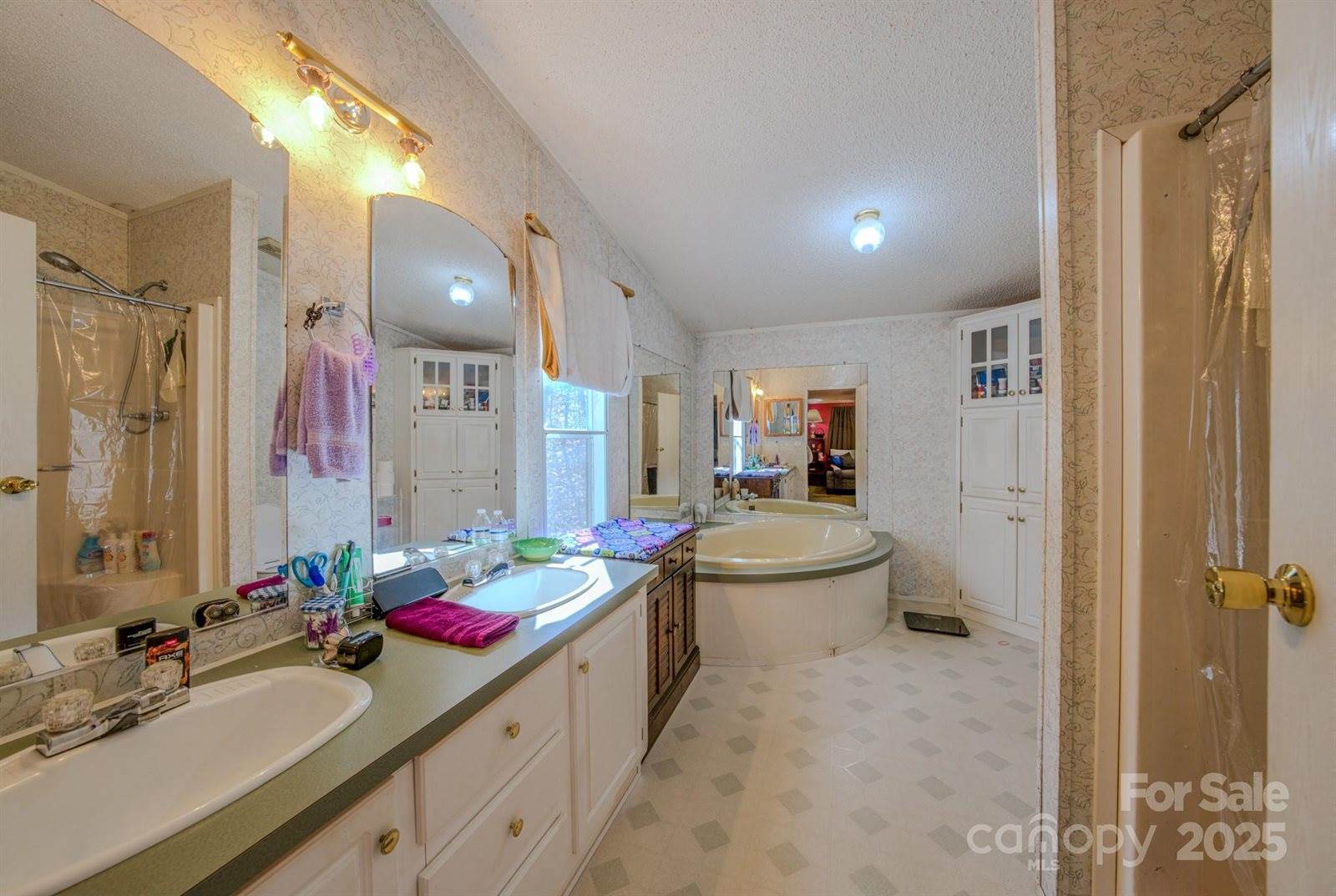 5 Anthony Court, Swannanoa, NC 28778