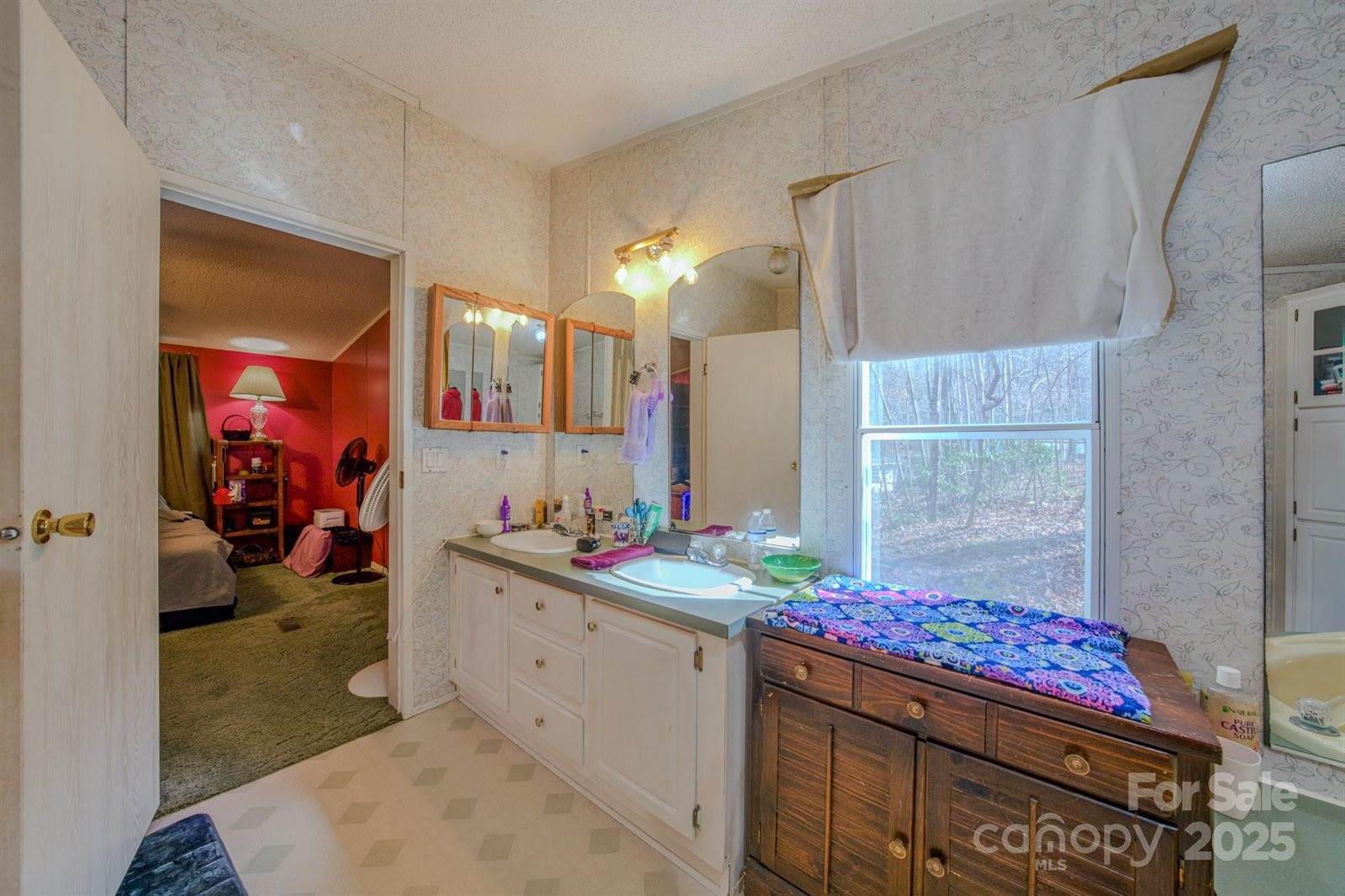 5 Anthony Court, Swannanoa, NC 28778