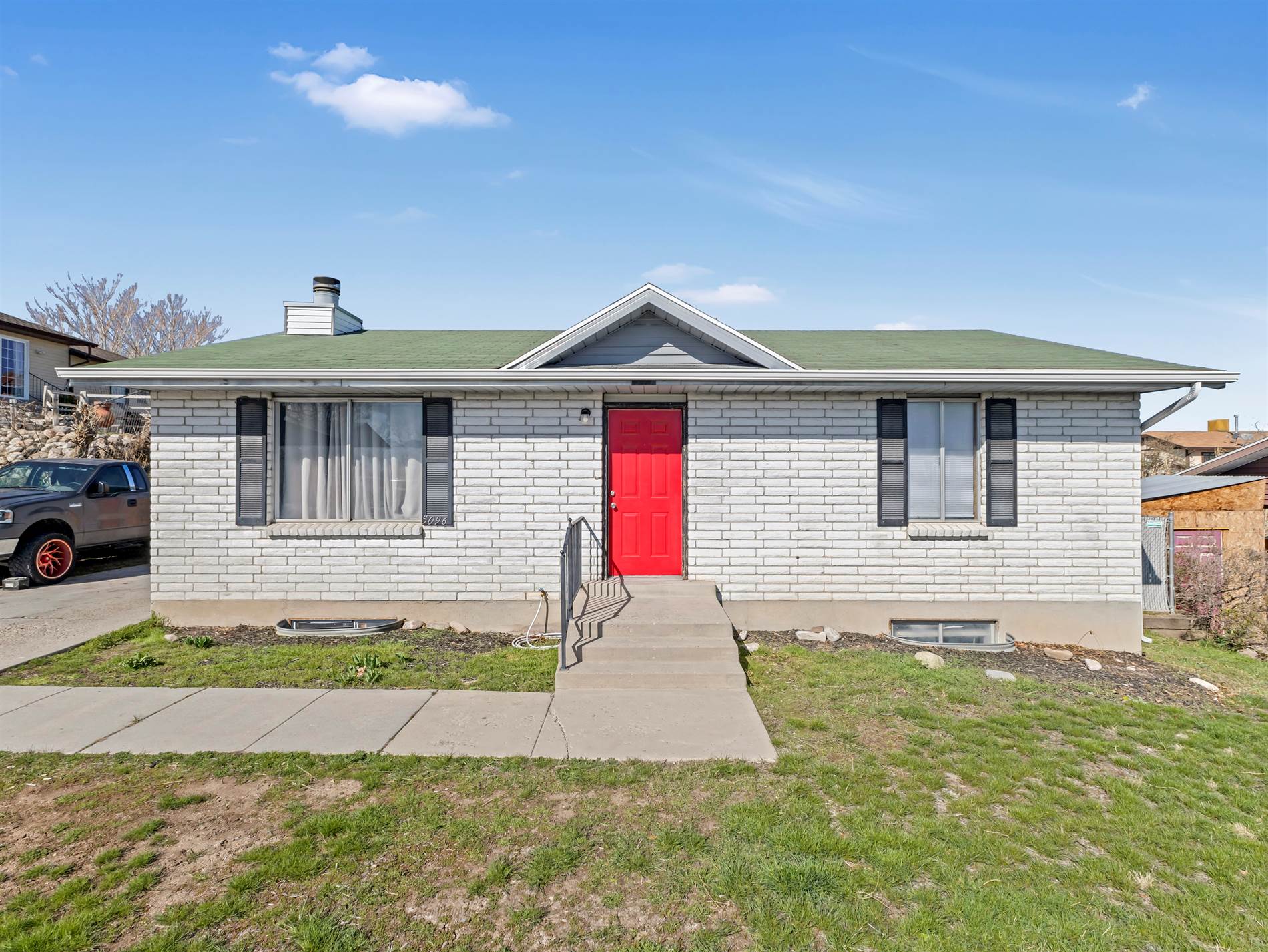 5096 South Jedediah Dr, Salt Lake City, UT 84118