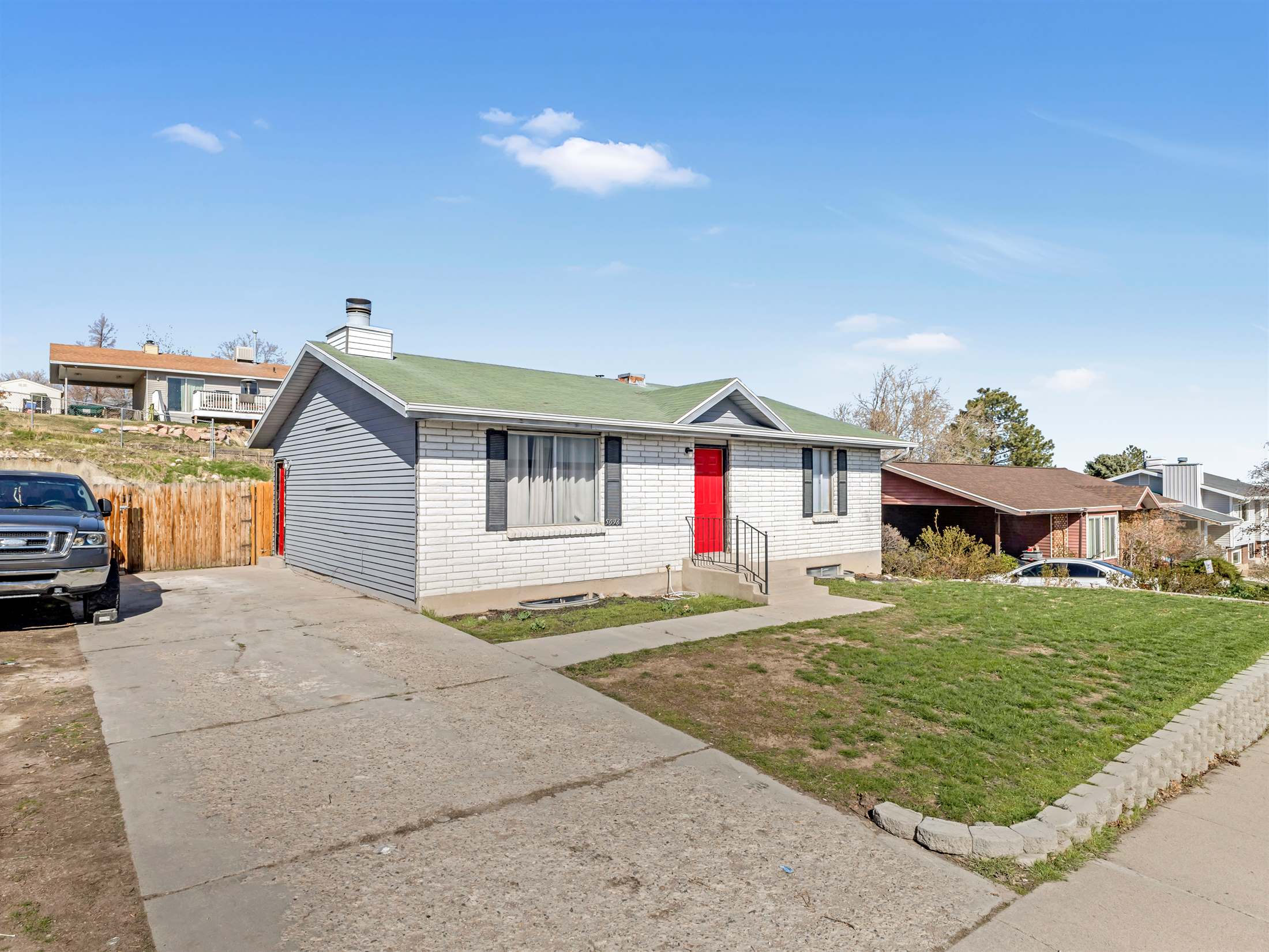 5096 South Jedediah Dr, Salt Lake City, UT 84118