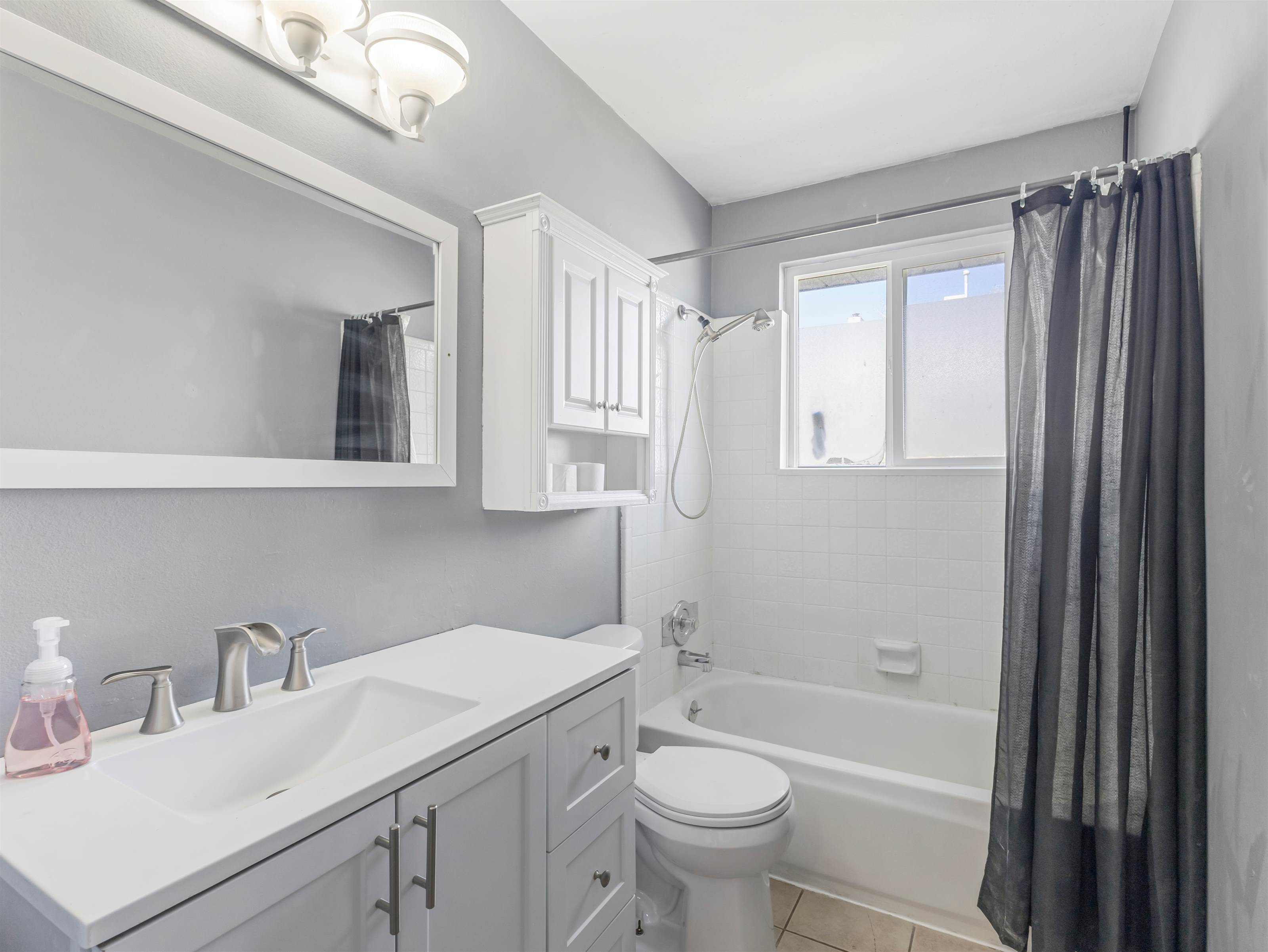 5096 South Jedediah Dr, Salt Lake City, UT 84118