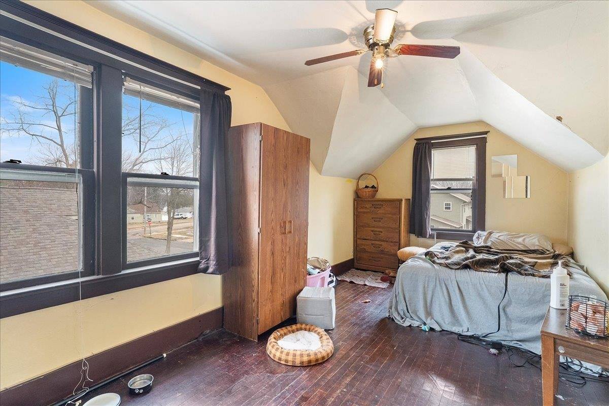 704 N Maple Avenue, Marshfield, WI 54449