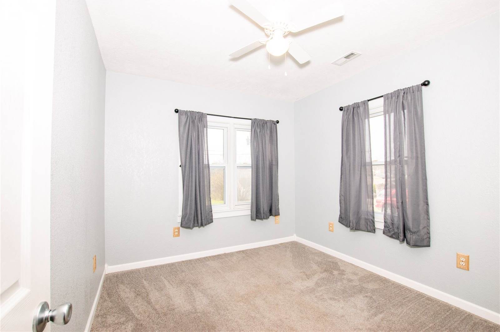 816 East 7th Street South, Newton, IA 50208