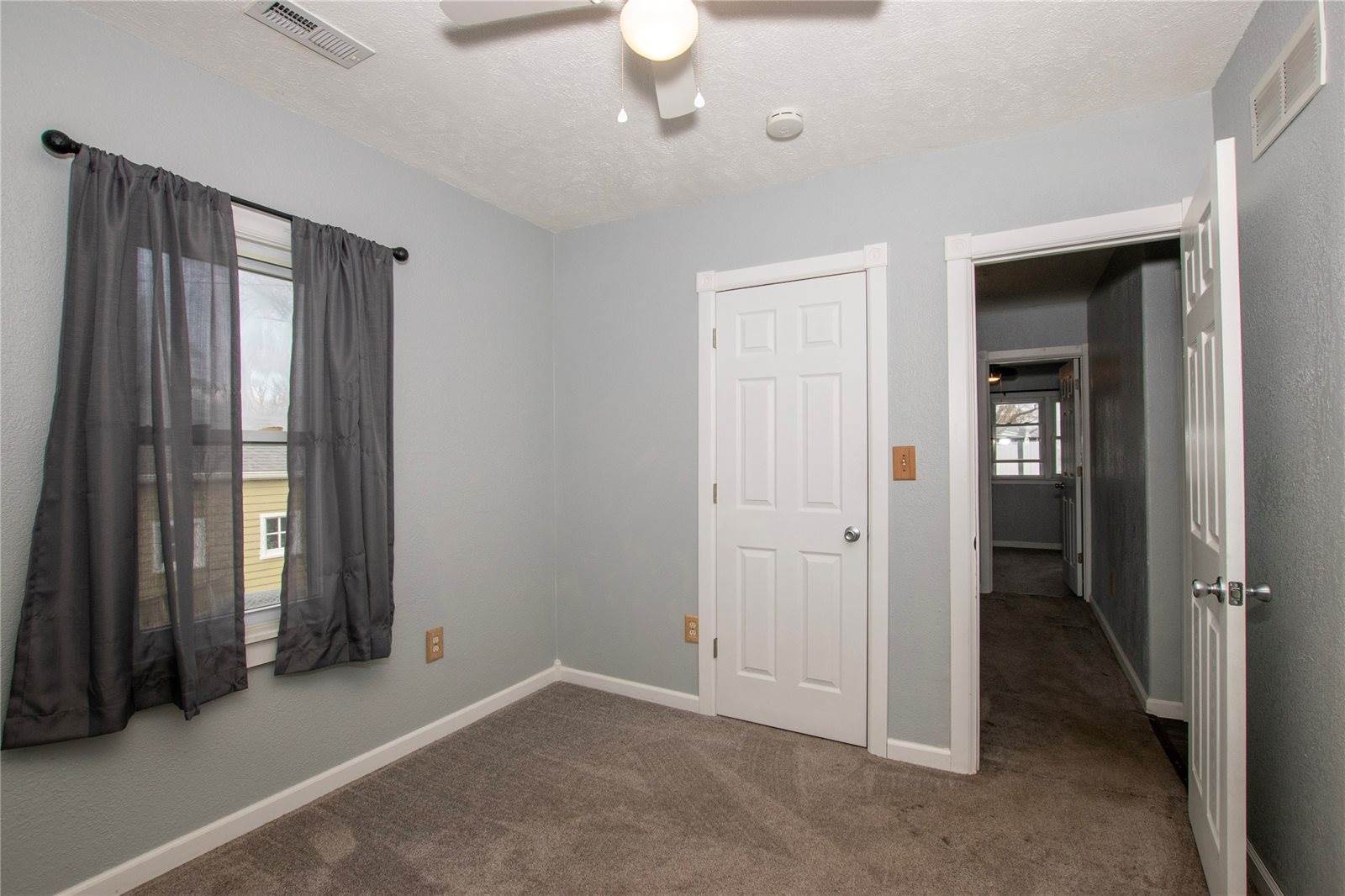 816 East 7th Street South, Newton, IA 50208