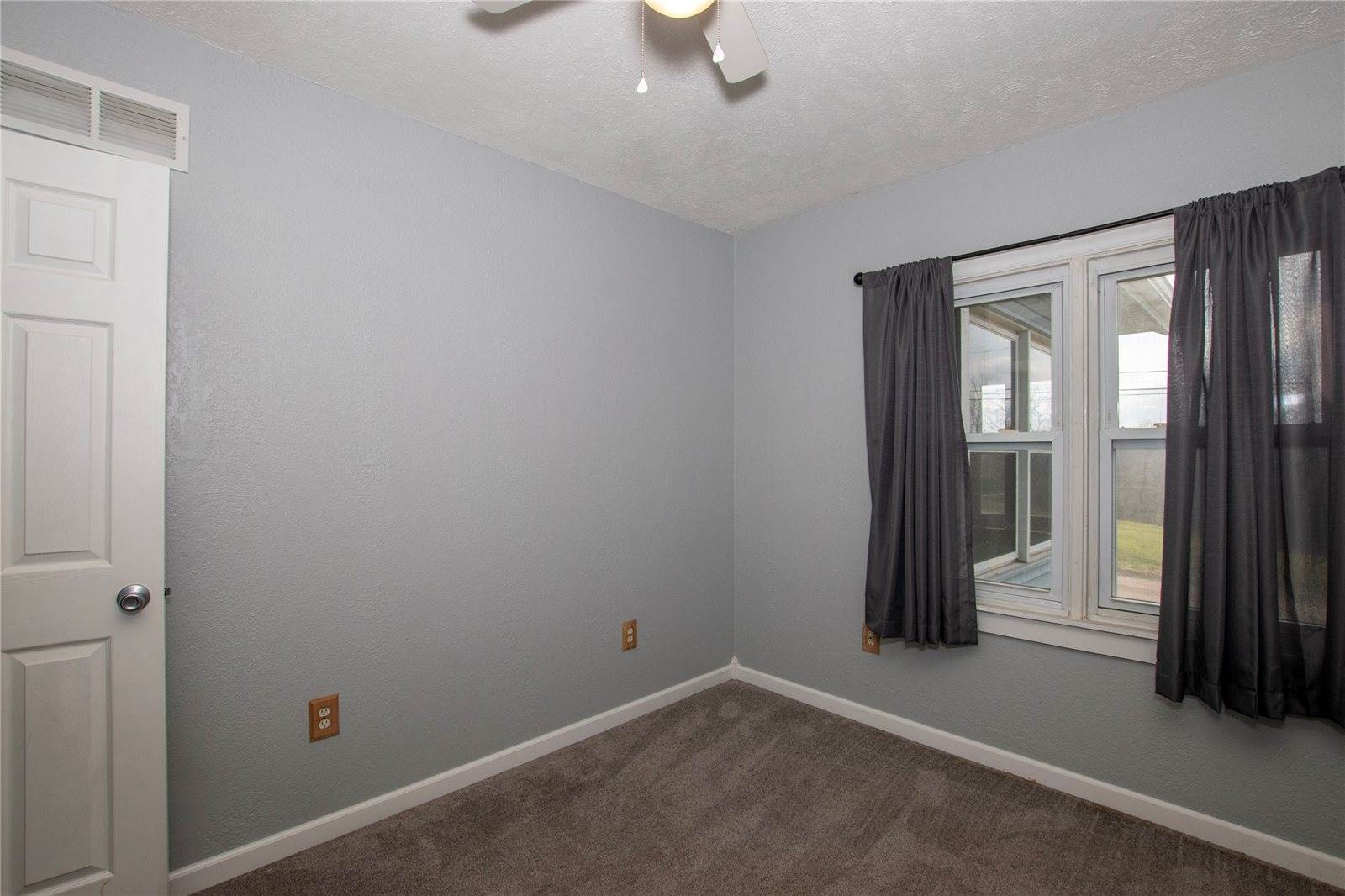 816 East 7th Street South, Newton, IA 50208