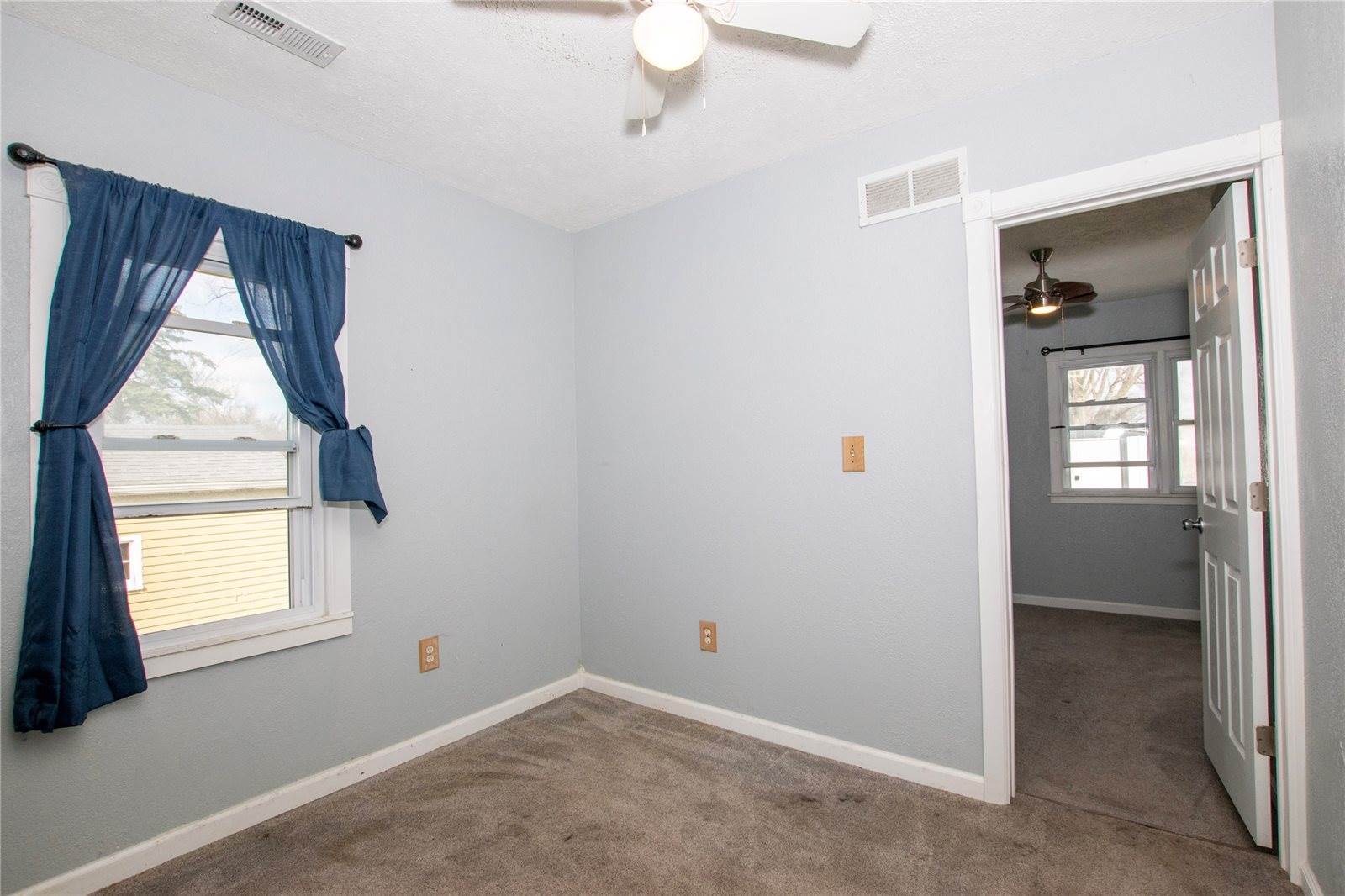 816 East 7th Street South, Newton, IA 50208