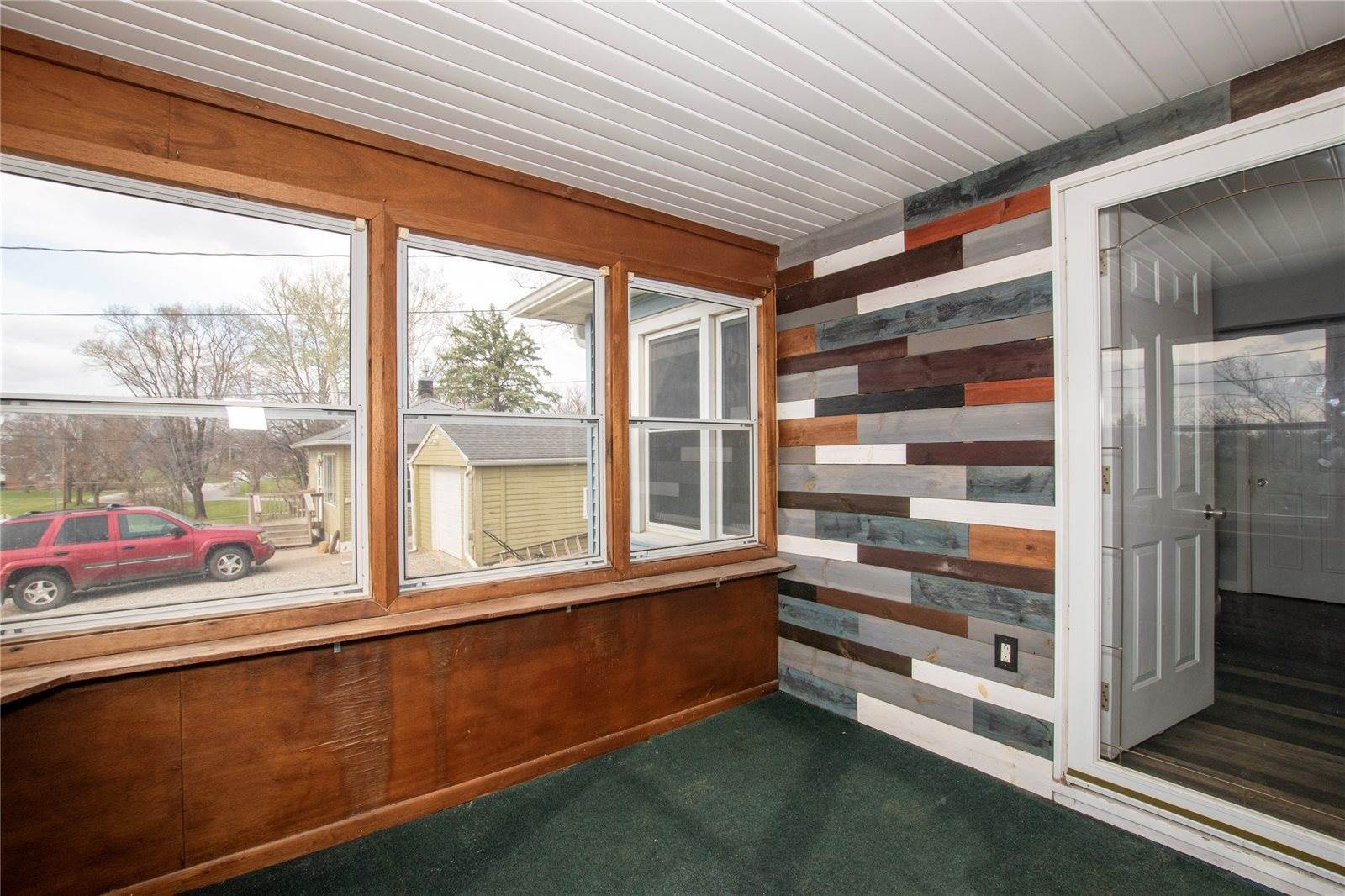 816 East 7th Street South, Newton, IA 50208