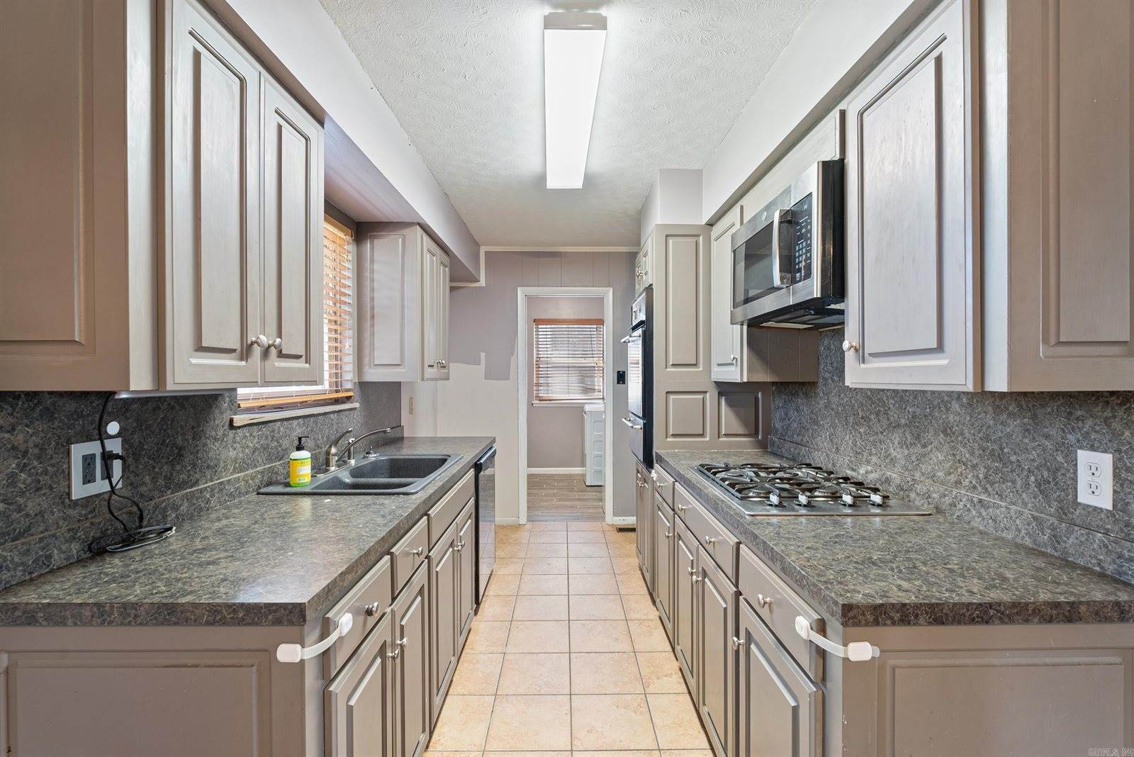 1001 Loop Road, Sherwood, AR 72120