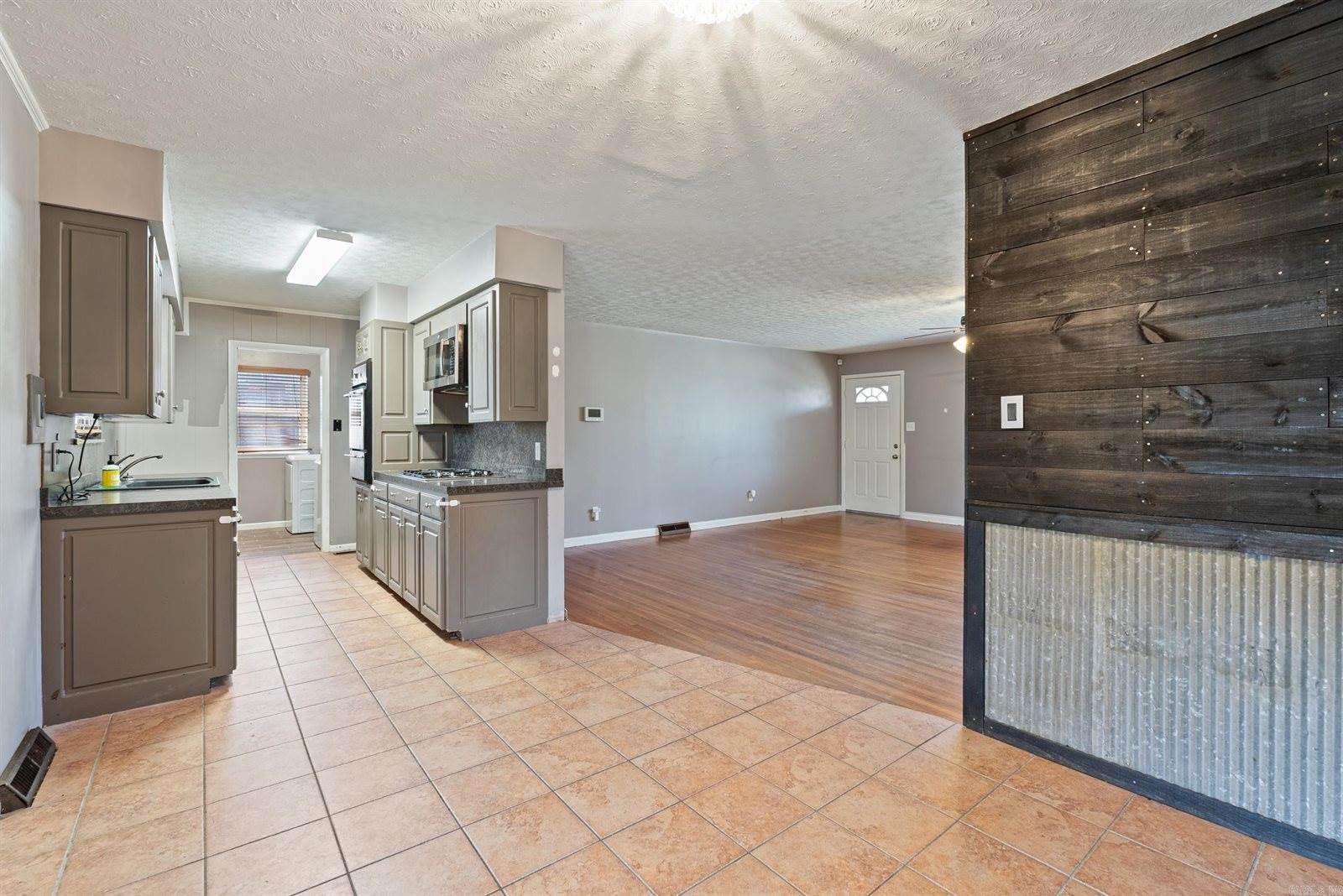 1001 Loop Road, Sherwood, AR 72120