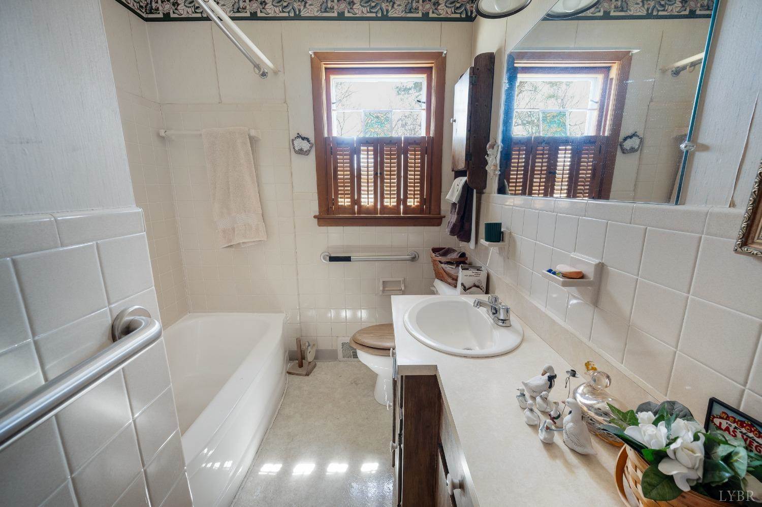 5906 Edgewood Drive, Lynchburg, VA 24502