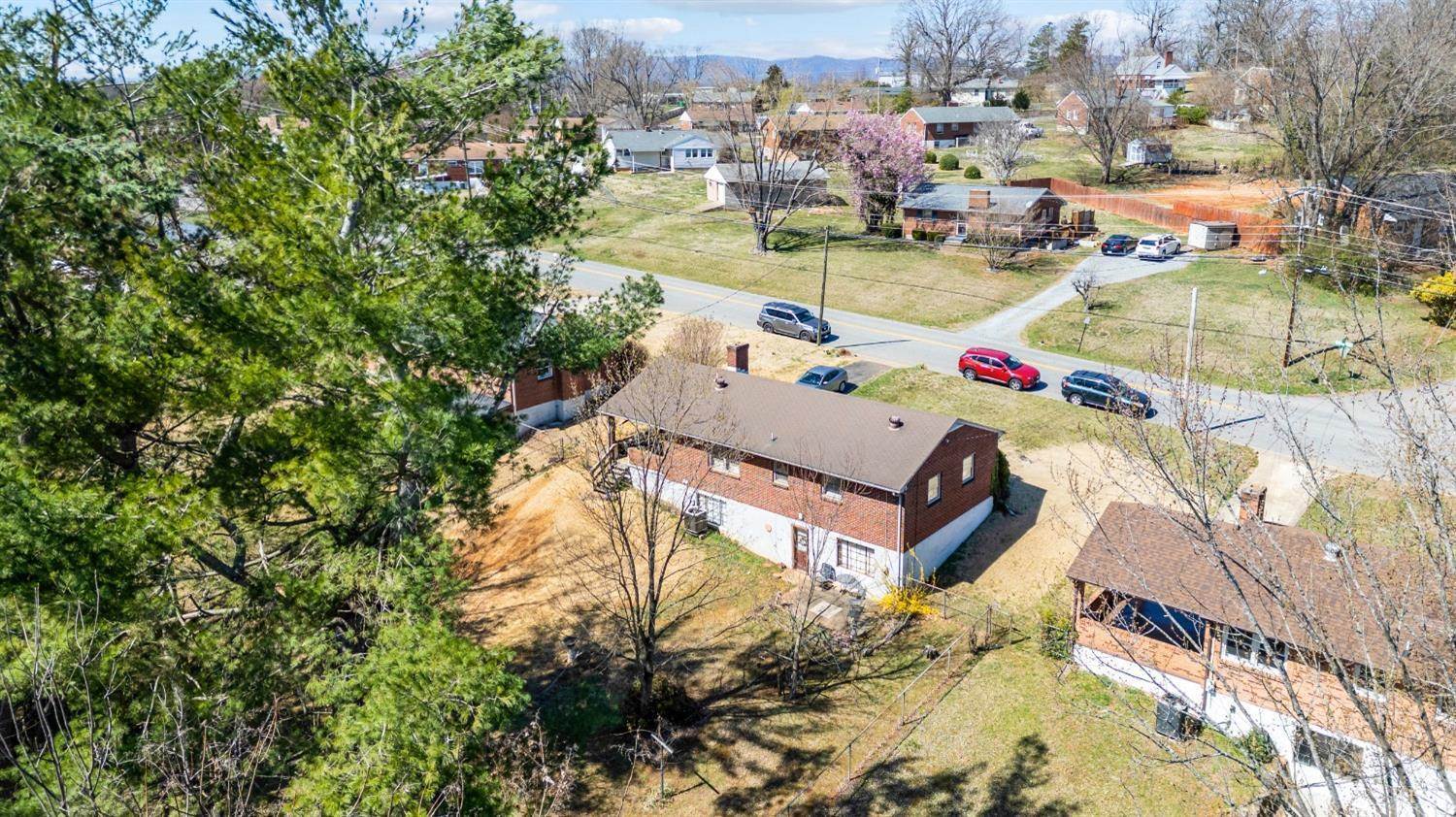 5906 Edgewood Drive, Lynchburg, VA 24502