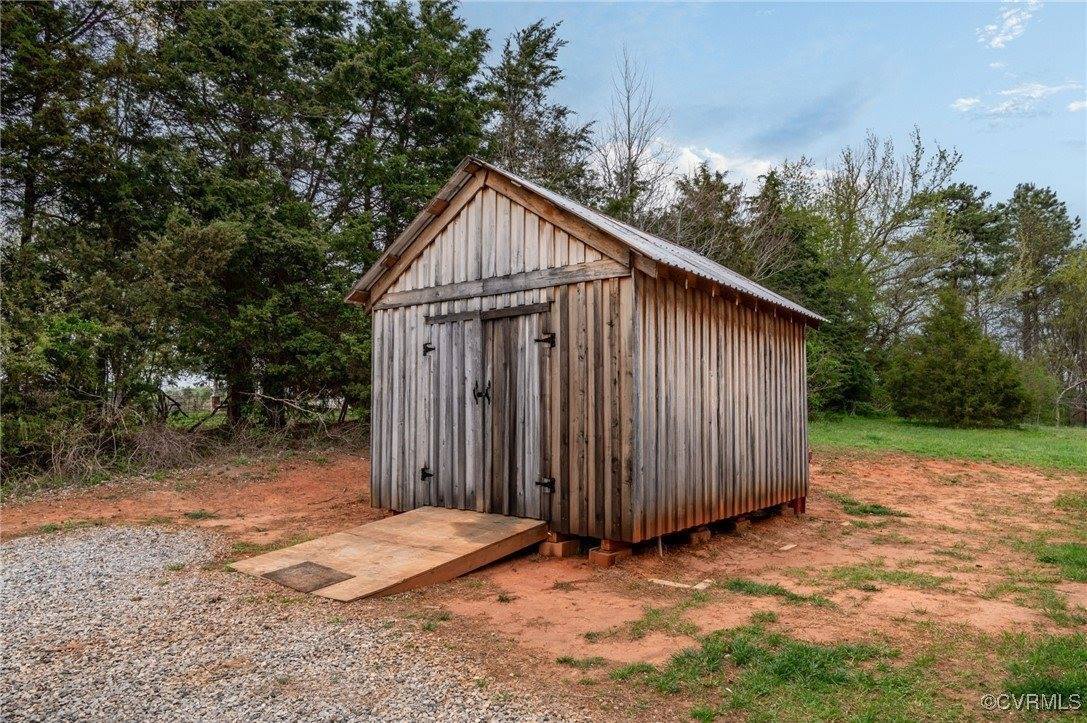 1517 Walnut Hill Road, Nottoway County, VA 23824