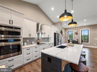 588 Savannah Drive, Strasburg, VA 22657