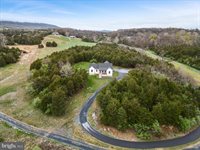 588 Savannah Drive, Strasburg, VA 22657