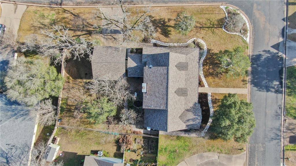 8705 Driftwood Drive, College Station, TX 77845