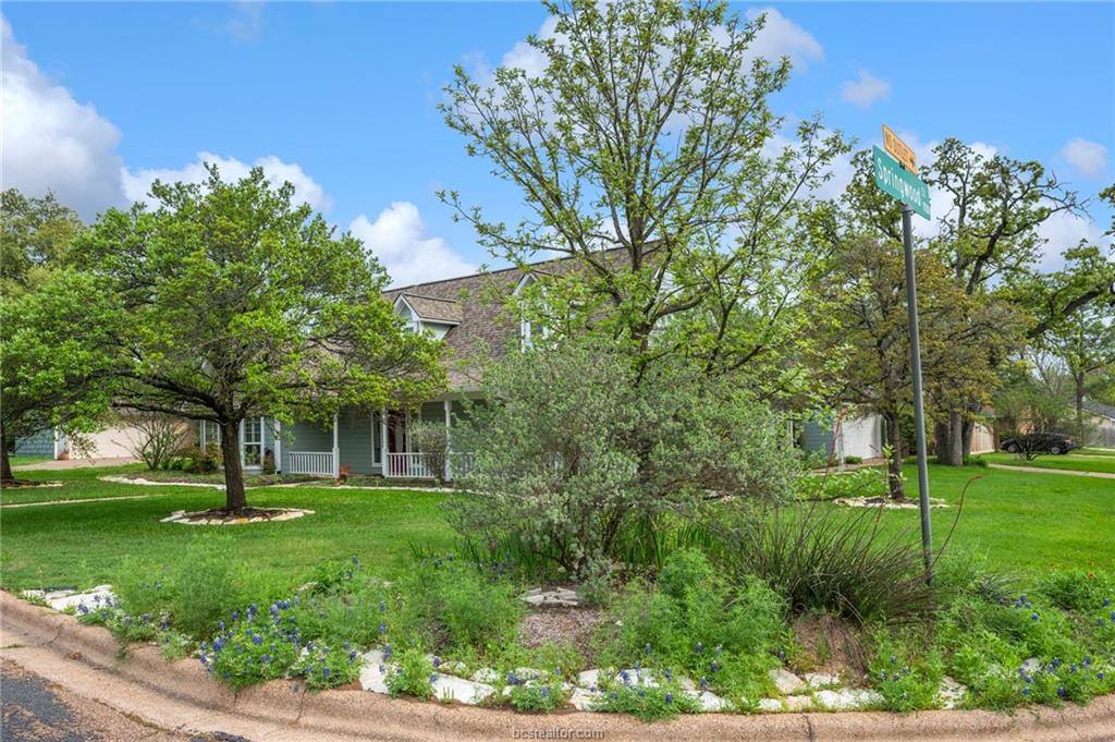 8705 Driftwood Drive, College Station, TX 77845