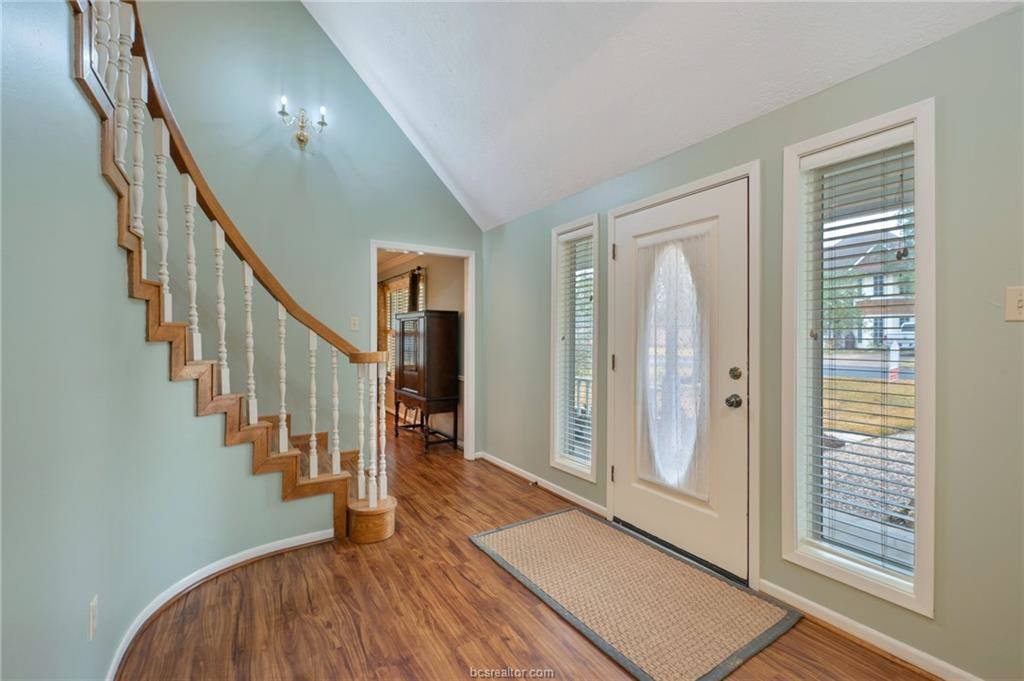 8705 Driftwood Drive, College Station, TX 77845