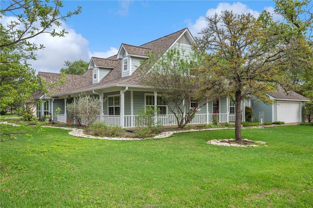 8705 Driftwood Drive, College Station, TX 77845