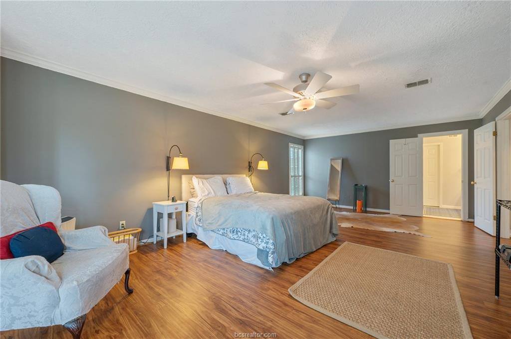 8705 Driftwood Drive, College Station, TX 77845