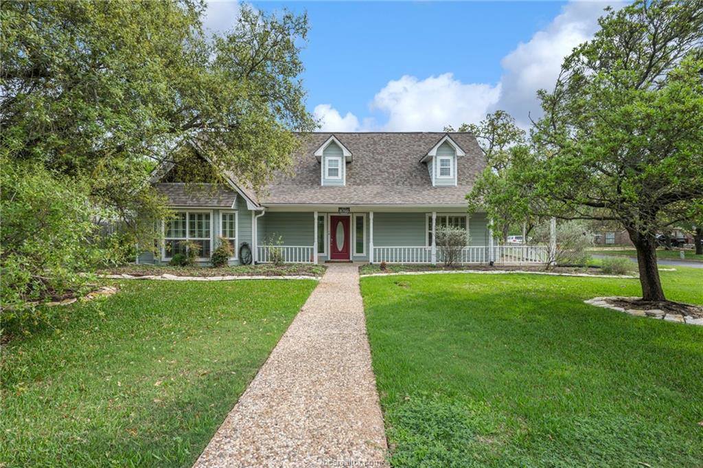 8705 Driftwood Drive, College Station, TX 77845