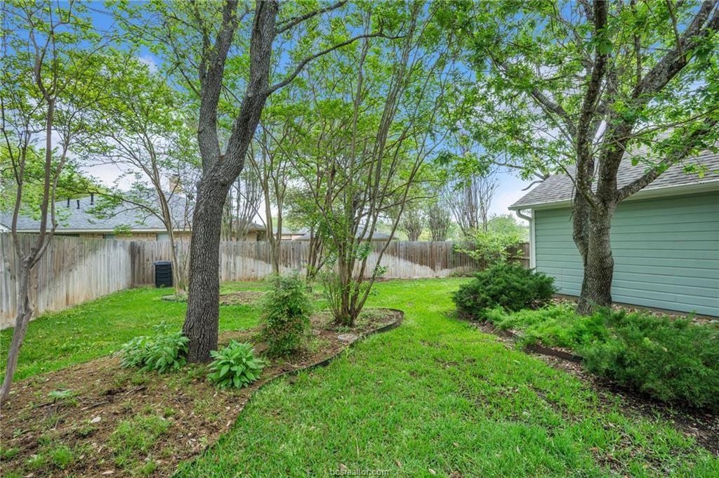 8705 Driftwood Drive, College Station, TX 77845