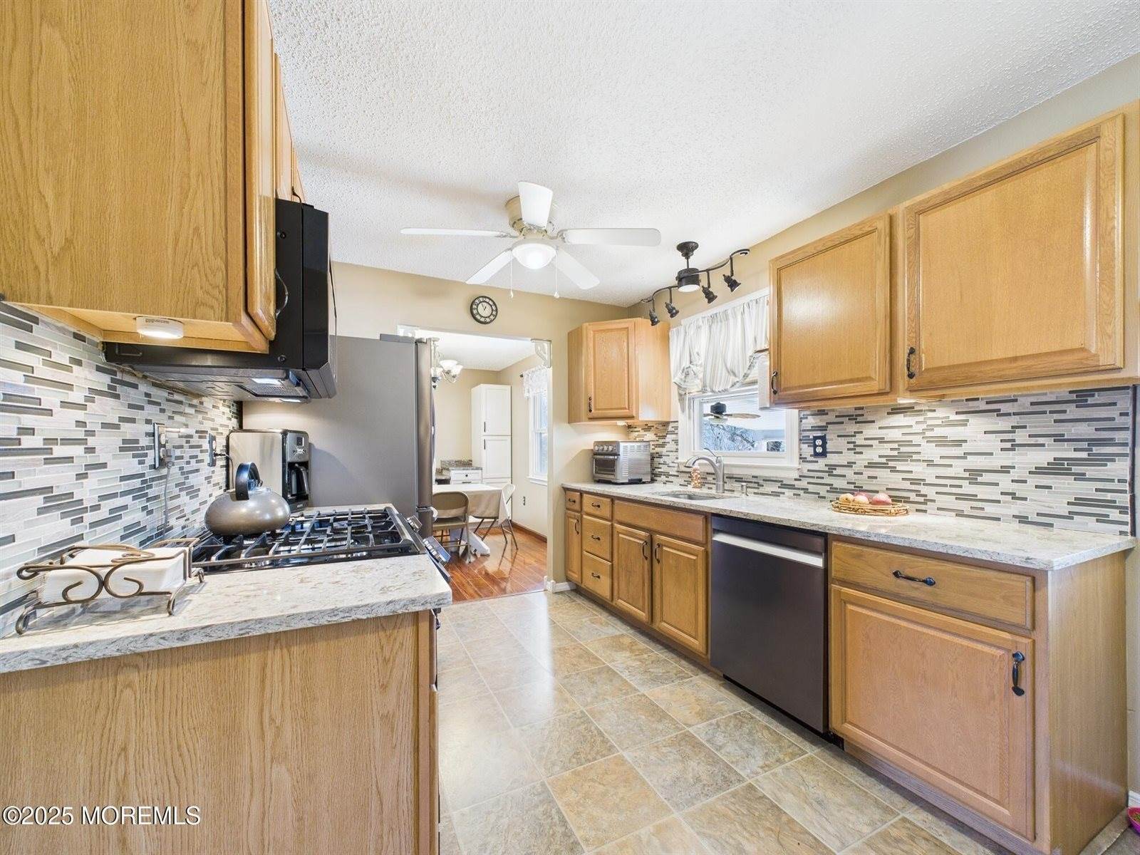 1450 Iroquois Court, Toms River, NJ 08755