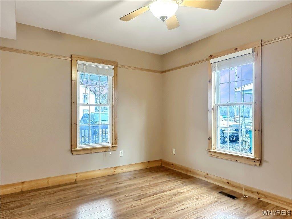 15 East Ribaud Avenue, Gainesville, NY 14550