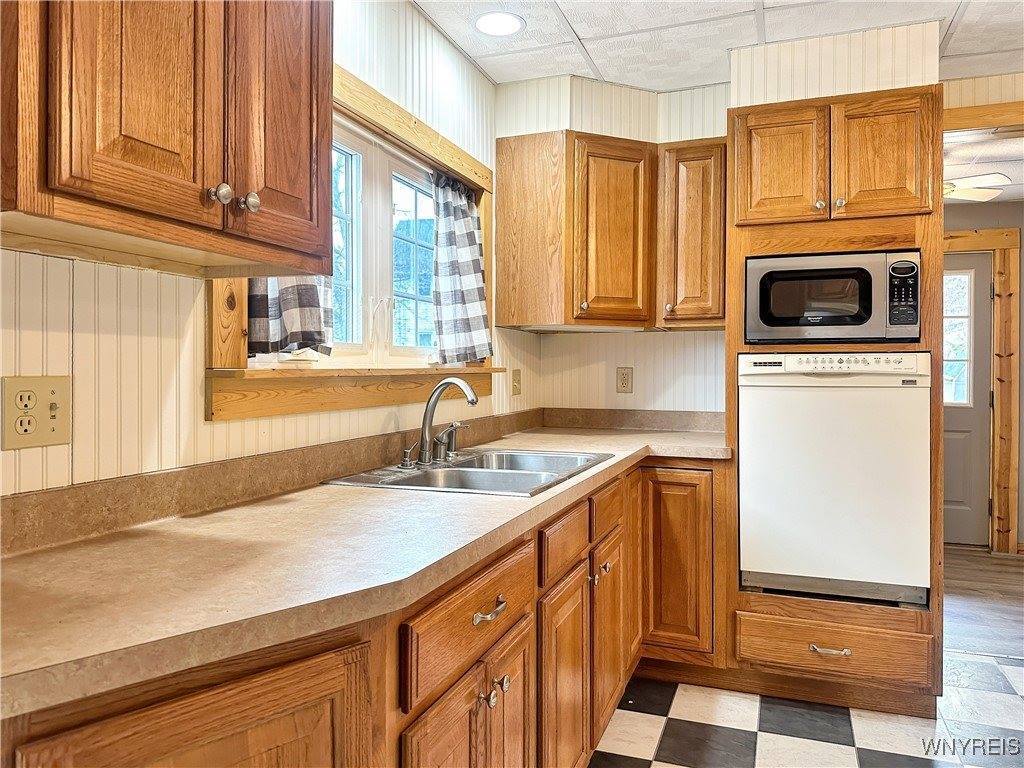15 East Ribaud Avenue, Gainesville, NY 14550