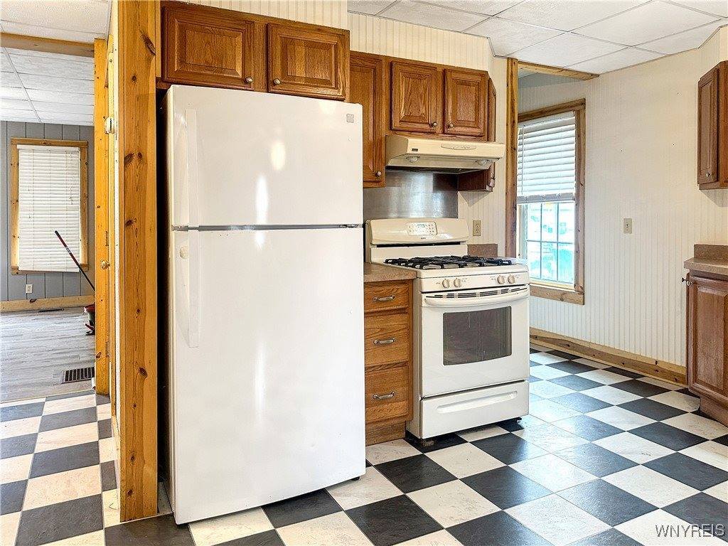 15 East Ribaud Avenue, Gainesville, NY 14550