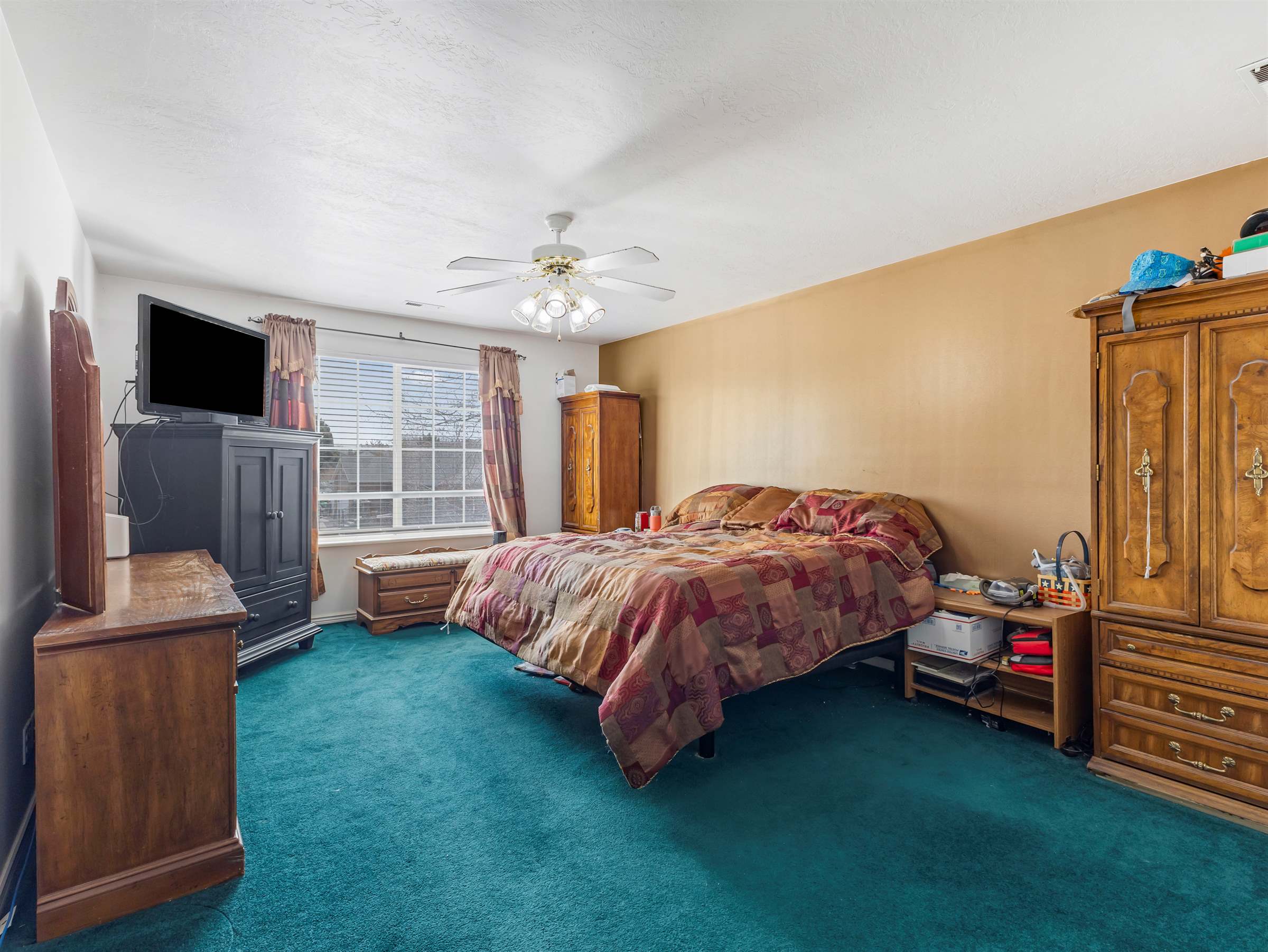4572 West Bingham Park Dr South, West Jordan, UT 84088
